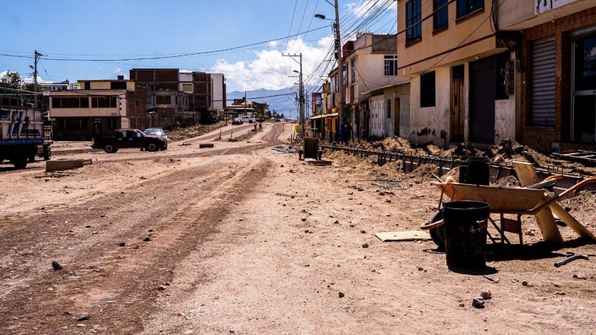 Avanza la construcción de la avenida Monseñor Leónidas Proaño