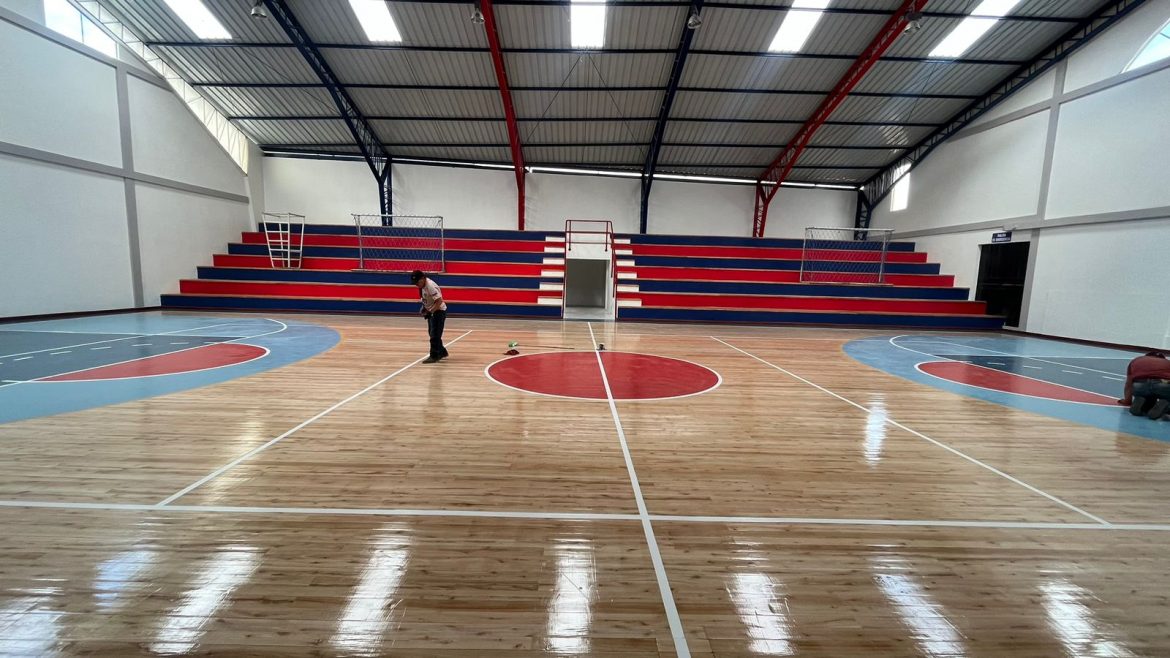 Culminación de la restauración del coliseo «Hernán Torres Riofrío» de la Federación Deportiva Estudiantil de Chimborazo