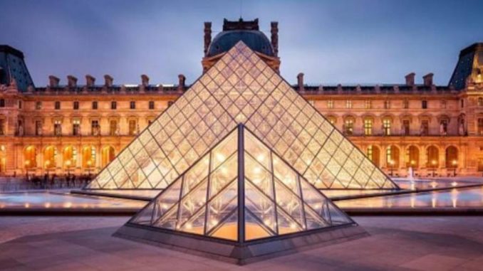 El museo de Louvre acogió 8,9 millones de visitas en 2023