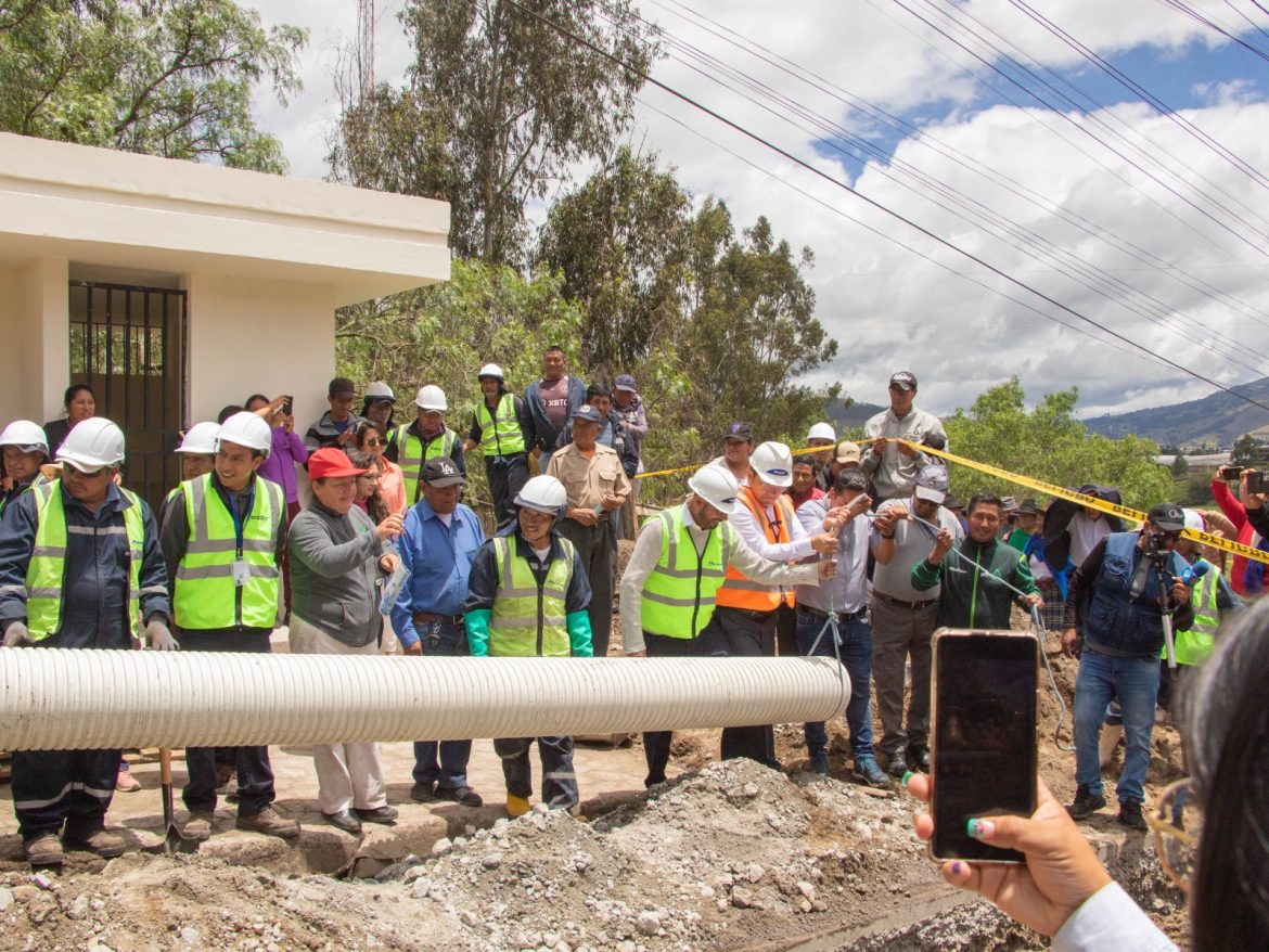 Inicio del alcantarillado sanitario en el barrio El Panecillo, parroquia de San Luis