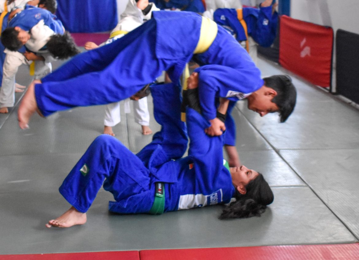 Mikaela logra su medalla de plata en Brasil
