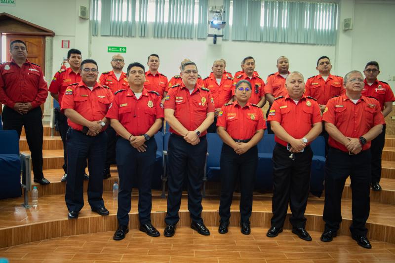 Bomberos Riobamba participó en una jornada de trabajo en Santo Domingo
