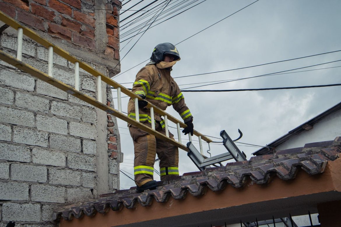 Dos incendios estructurales controlados