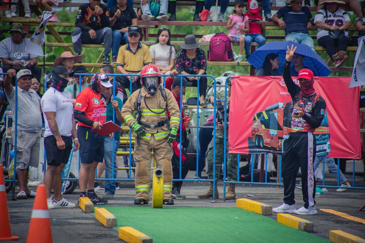Gran desempeño en el Fire Challenger 2025 de Bomberos Riobamba