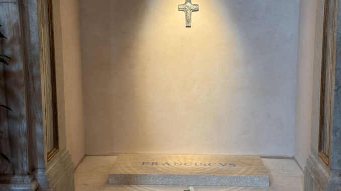 La sepultura de Francisco, otra meta de peregrinación en Roma