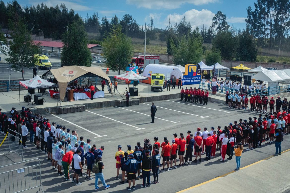 Bomberos Riobamba culminó la competencia nacional de destrezas Bomberiles
